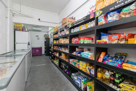 Apartamento para alugar com 34m², 2 quartos e sem vagaMini Mercado