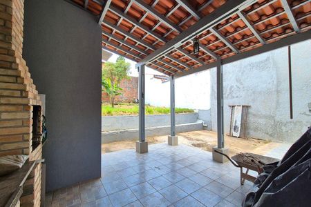 Casa à venda com 240m², 3 quartos e 2 vagasÁrea comum - Churrasqueira