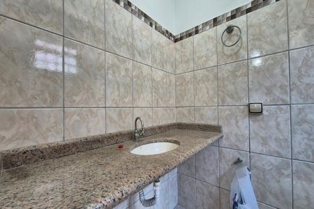 Casa à venda com 240m², 3 quartos e 2 vagasBanheiro da Suíte