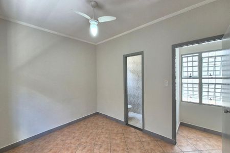 Casa à venda com 240m², 3 quartos e 2 vagasQuarto 3 - Suíte