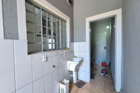 Casa à venda com 240m², 3 quartos e 2 vagasÁrea de Serviço