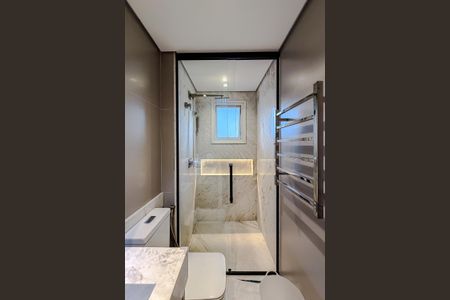 Apartamento à venda com 173m², 3 quartos e 4 vagasBanheiro da Suíte 2