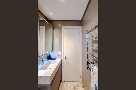 Apartamento à venda com 173m², 3 quartos e 4 vagasBanheiro da Suíte 1