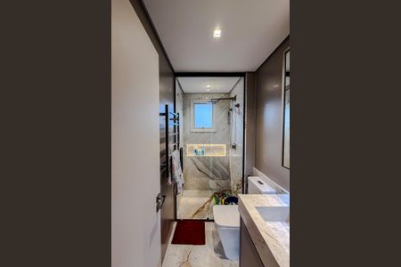 Apartamento à venda com 173m², 3 quartos e 4 vagasBanheiro da Suíte 1