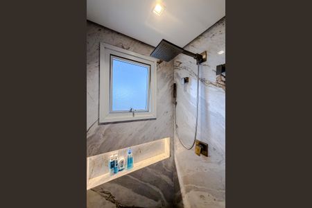 Apartamento à venda com 173m², 3 quartos e 4 vagasBanheiro da Suíte 1