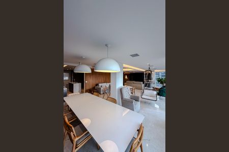 Apartamento à venda com 173m², 3 quartos e 4 vagasSala