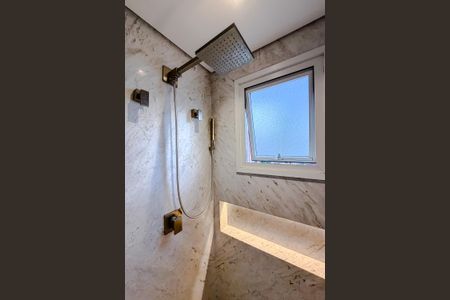 Apartamento à venda com 173m², 3 quartos e 4 vagasBanheiro da Suíte 2