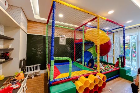 Apartamento à venda com 173m², 3 quartos e 4 vagasÁrea comum - Playground