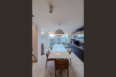 Apartamento à venda com 173m², 3 quartos e 4 vagasSala