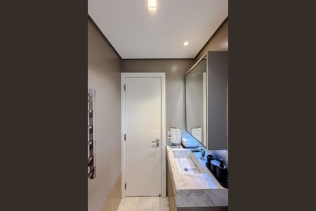 Apartamento à venda com 173m², 3 quartos e 4 vagasBanheiro da Suíte 2