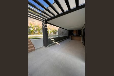 Casa de condomínio à venda com 383m², 4 quartos e 4 vagas