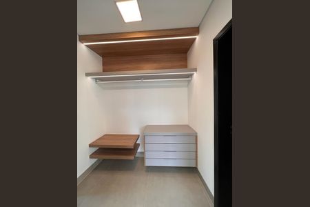 Casa de condomínio à venda com 383m², 4 quartos e 4 vagas