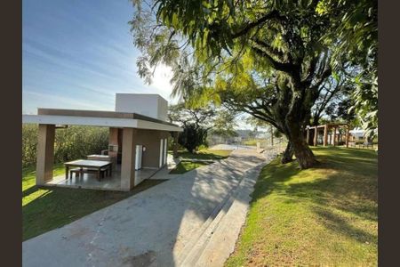 Casa de condomínio à venda com 260m², 4 quartos e 4 vagas