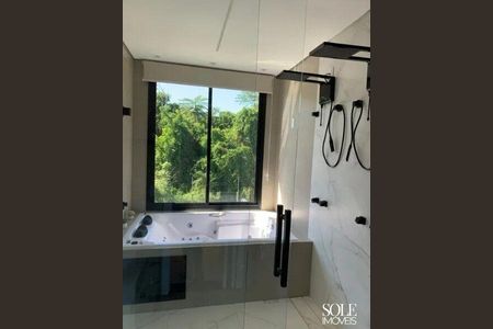 Casa de condomínio à venda com 260m², 4 quartos e 4 vagas
