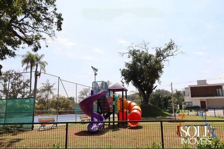 Casa de condomínio à venda com 260m², 4 quartos e 4 vagas