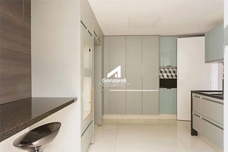 Casa à venda com 330m², 4 quartos e 4 vagas