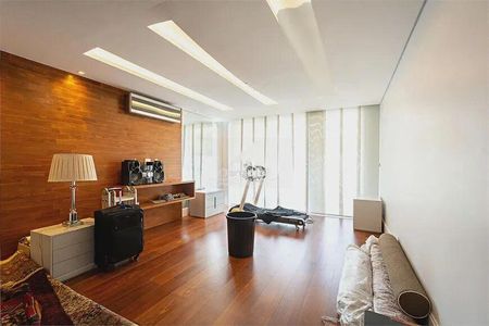 Casa à venda com 330m², 4 quartos e 4 vagas