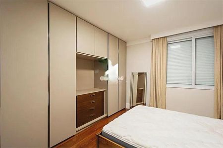 Casa à venda com 4 quartos, 330m² em Vila Nova Conceição, São Paulo