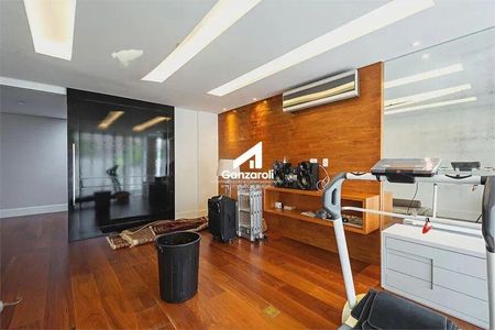 Casa à venda com 4 quartos, 330m² em Vila Nova Conceição, São Paulo