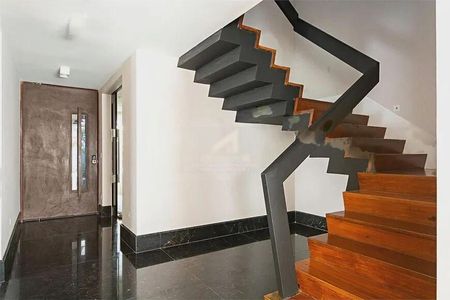 Casa à venda com 330m², 4 quartos e 4 vagas