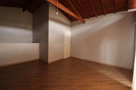 Casa de condomínio à venda com 290m², 3 quartos e 5 vagasSótão 