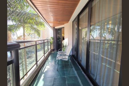 Apartamento à venda com 200m², 3 quartos e 2 vagas