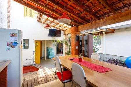 Casa à venda com 5 quartos, 250m² em Planalto Paulista, São Paulo