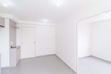 Sala  de apartamento para alugar com 1 quarto, 28m² em Chacara Santa Lucia, Carapicuíba