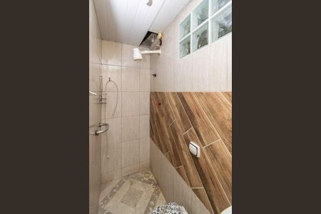 Casa para alugar com 70m², 2 quartos e sem vagaBanheiro Canadense