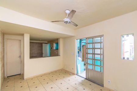 Sala de casa para alugar com 2 quartos, 70m² em Olaria, Rio de Janeiro