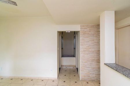 Sala de casa para alugar com 2 quartos, 70m² em Olaria, Rio de Janeiro