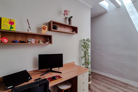 Casa à venda com 146m², 3 quartos e 2 vagasEscritório