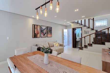 Casa à venda com 146m², 3 quartos e 2 vagasSala