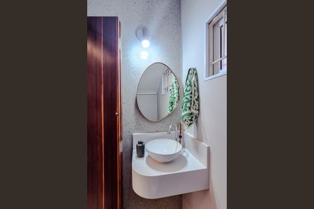 Casa à venda com 146m², 3 quartos e 2 vagasLavabo