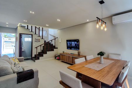 Casa à venda com 146m², 3 quartos e 2 vagasSala