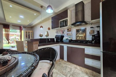 Casa à venda com 110m², 2 quartos e 4 vagasCozinha 