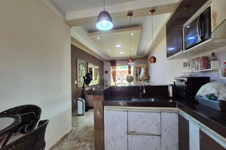 Casa à venda com 110m², 2 quartos e 4 vagasCozinha 