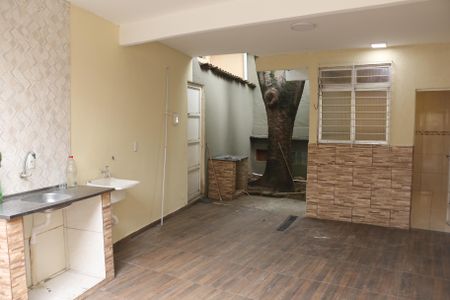 Varanda de casa para alugar com 2 quartos, 60m² em Dois Irmãos, Nova Iguaçu