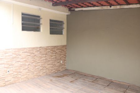Garagem de casa para alugar com 2 quartos, 60m² em Dois Irmãos, Nova Iguaçu