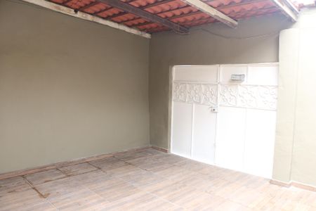 Garagem de casa para alugar com 2 quartos, 60m² em Dois Irmãos, Nova Iguaçu