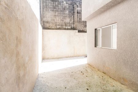 Casa para alugar com 75m², 2 quartos e 1 vaga Casa para alugar com 75m², 2 quartos e 1 vagaQuintal