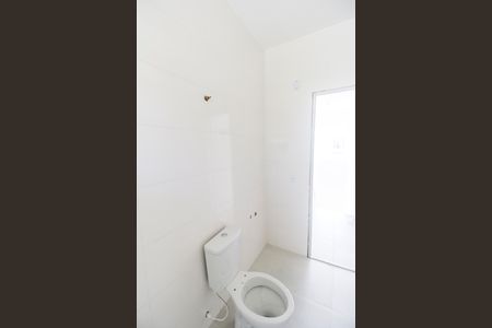 Casa para alugar com 75m², 2 quartos e 1 vaga Casa para alugar com 75m², 2 quartos e 1 vagaBanheiro