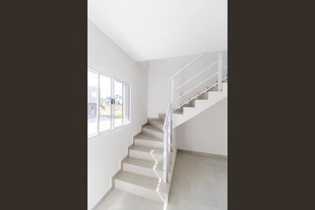 Casa para alugar com 75m², 2 quartos e 1 vaga Casa para alugar com 75m², 2 quartos e 1 vagaEscada