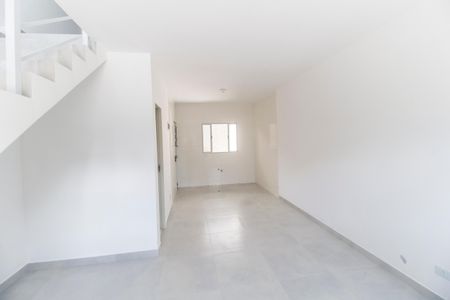 Casa para alugar com 75m², 2 quartos e 1 vaga Casa para alugar com 75m², 2 quartos e 1 vagaSala