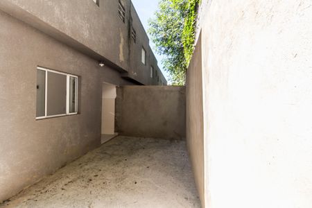 Casa para alugar com 75m², 2 quartos e 1 vaga Casa para alugar com 75m², 2 quartos e 1 vagaQuintal