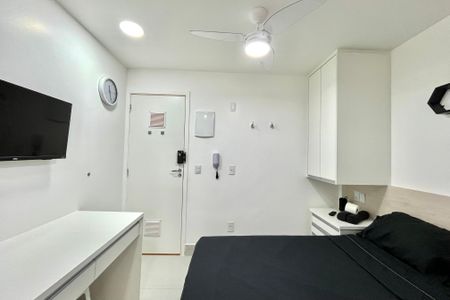 Quarto/Sala de kitnet/studio para alugar com 1 quarto, 18m² em Vila Santa Catarina, São Paulo