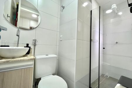 Banheiro de kitnet/studio para alugar com 1 quarto, 18m² em Vila Santa Catarina, São Paulo