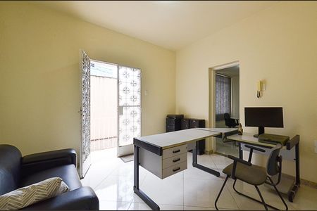 Sala de casa para alugar com 3 quartos, 70m² em Carlos Prates, Belo Horizonte
