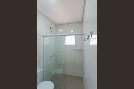 Banheiro de kitnet/studio para alugar com 1 quarto, 28m² em Jardim Mirassol, Campinas
