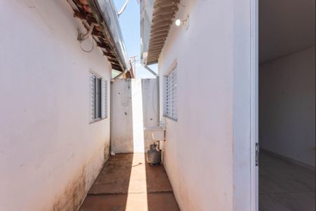 Quintal de kitnet/studio para alugar com 1 quarto, 28m² em Jardim Mirassol, Campinas